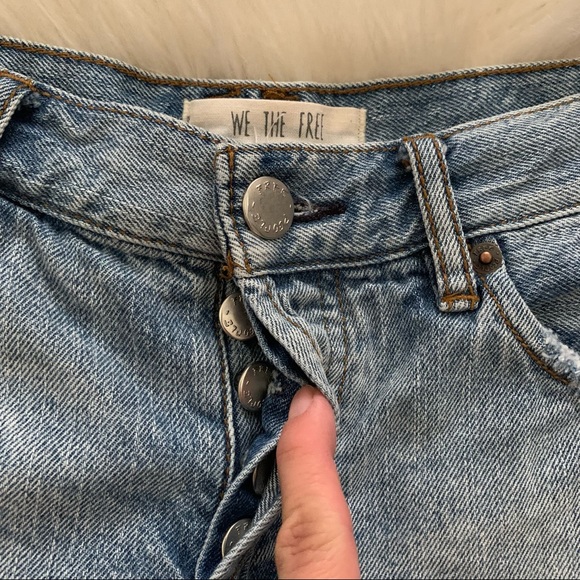 We the Free Blue Denim Cutt Off Jean Button Mid Rise Fly Shorts Size 24 - Picture 4 of 6